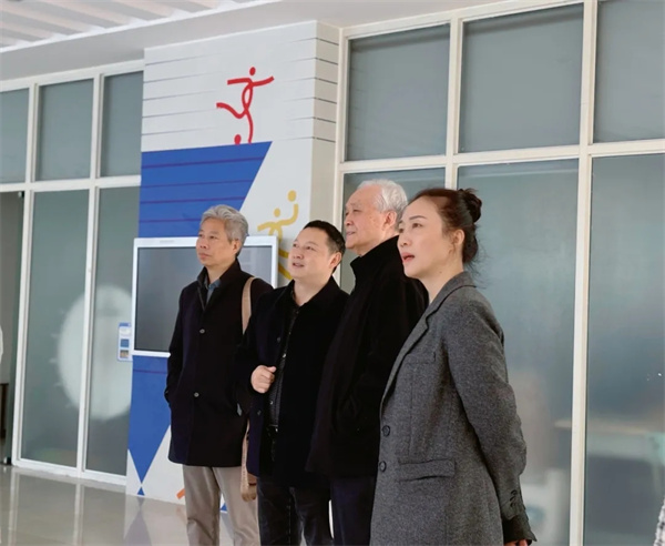 教育名家成尚荣到成都高新区锦晖小学考察指导