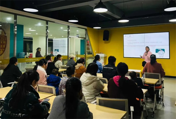 ˫ͨ׶԰רҵΪʯ衰š