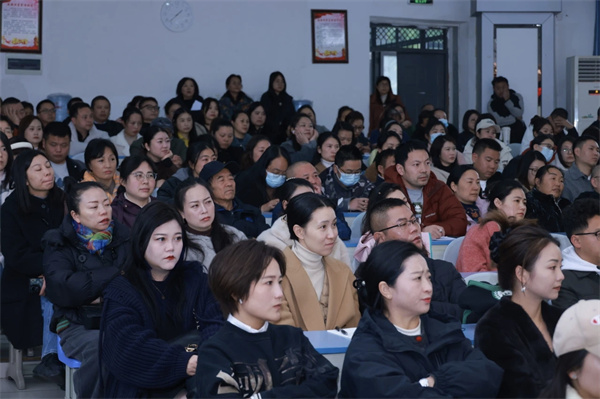 ഺڣбСѧЯּҳɳͬ