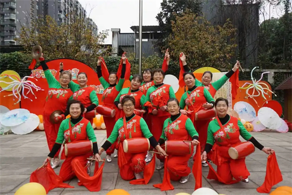 �ɶ��н�����ͯ���׶�԰�������ִ����ţ�ͯ�Ļ洫ͳ