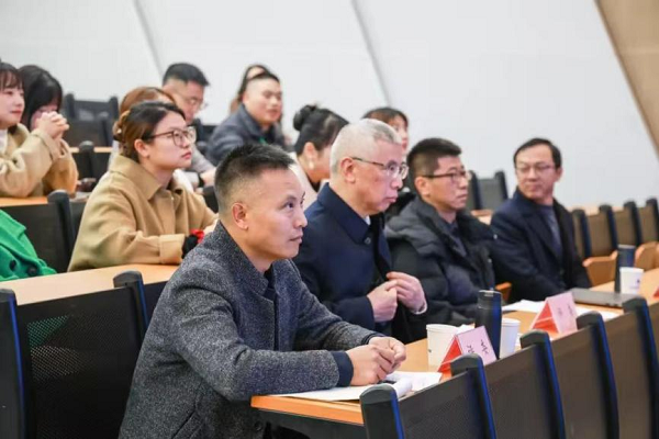 ɽһӢʦŶӲμӢýѧչ