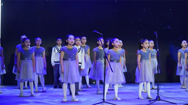 ⳡ˫̿ԺУٰʢ磬ůͥ