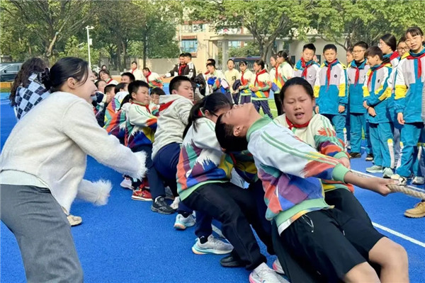 ����չ��ɣ��㶼ѧУ&�Ϻ�Сѧ���˶�����ȼ��У԰