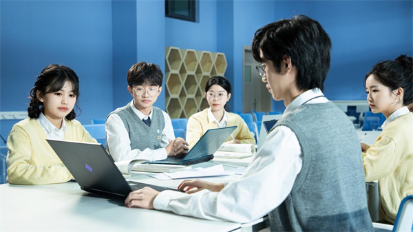 ϲɶӾƵѧԺնȫУҵӢս