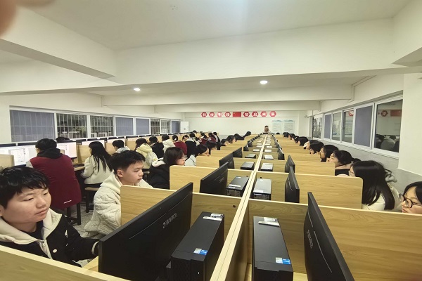 嘉州卫生职业高中公开课新闻稿