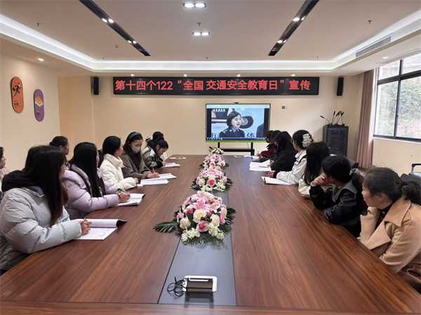 ص׶԰֯ʦۿͨȫרֱ