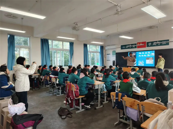 ΢ ѧ нѧУͬʹѧɳ