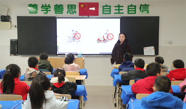 ǿʦͨȫʶСѧ߷Уж