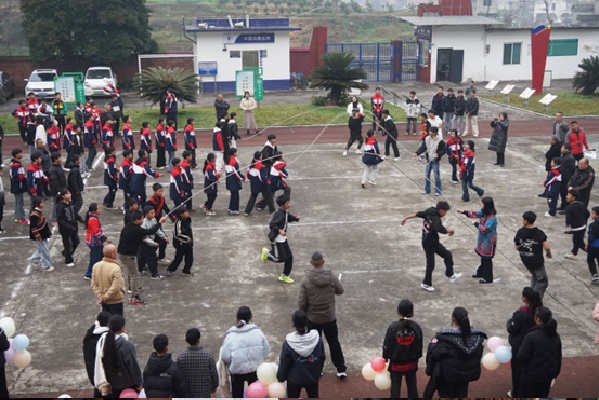 ��ɽ��ɳ������«��ѧ�ɹ��ٰ�2025���＾ѧ���˶���