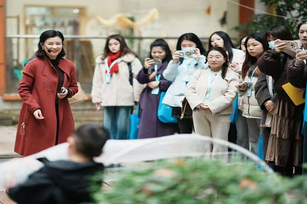 ��ɽ��ʵ���׶�԰��չ�׶���ʦרҵ����������ѵ