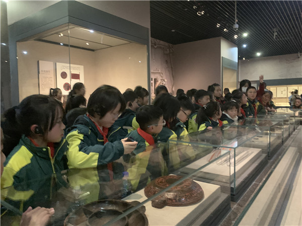 �߽�ǧ���سǣ�����Сѧѧ��̽Ѱ�츮����