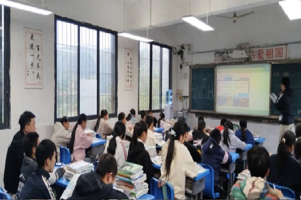 �����ؽ������ӵ����³��У��۽�����������