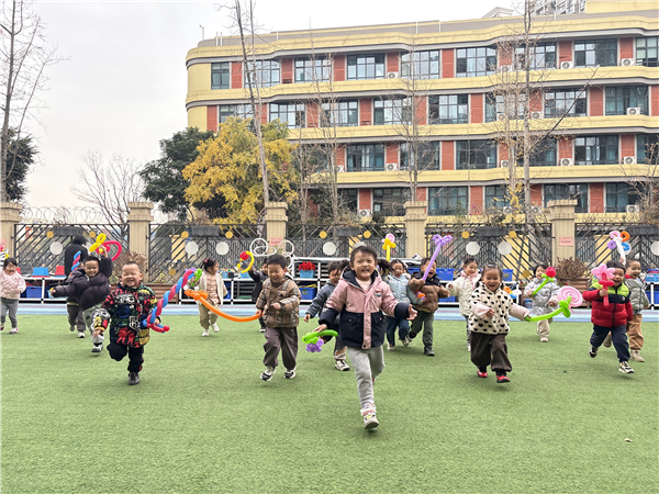 �����׶�԰��߷������������̽��������ħ����