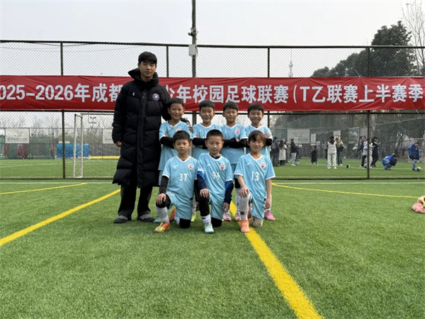 ϲ����������СѧУ������ڳɶ���У԰����������ն��Ѽ�