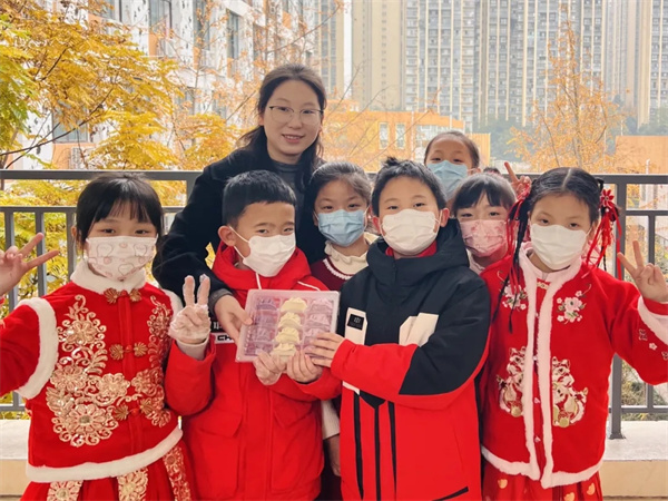 ˫�����ȡ���������Сѧ����������Ϸ��ů����