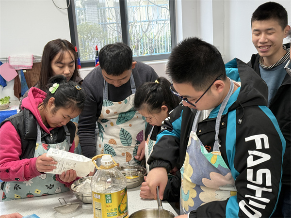 ��УЯ�ֹ������½���У��ʮ���Ρ�����У����ů���ϸ�