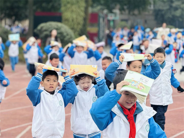 ����ȫ�����롱���÷��ա���������ֱ����С���۷�У���������ֳ���