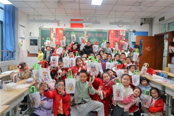 ��������ӭ���꣬����Сѧѧ�ӻ���Ԫ����