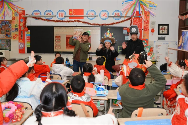 Ԫ�����¡�ñ���������Сѧѧ����д�ɳ���ƪ