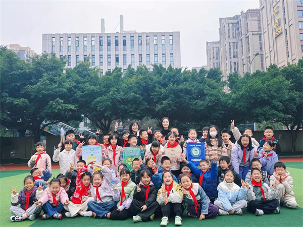 ��������СѧЯ�ҳ��������˾��䣬�����ɳ�֮Լ