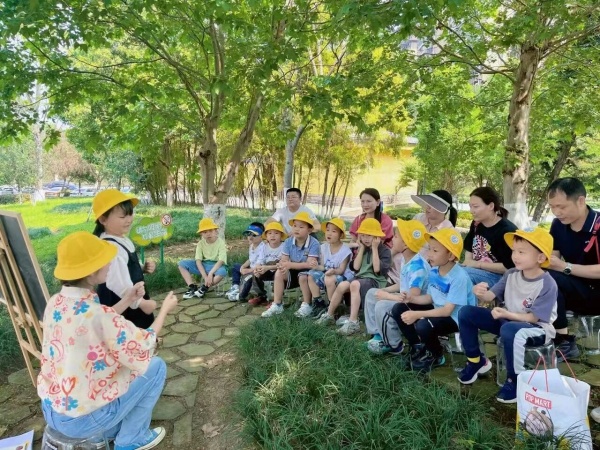 ��ɽ��ʵ���׶�԰��ļ��|����ħ���Ǳ�����һ����֦��ʼ��