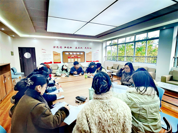 �ɻ�ʵС�����ι��С���ο���һ�����¶ȵļҳ��ᡱ