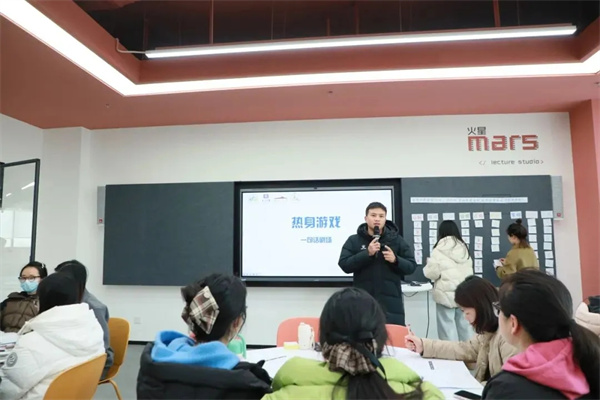 �ӡ�дĿ�ꡱ����ǣ����ʵѧϰ��������СѧЯ�ָ�Уͬ�������ѧ����ع�