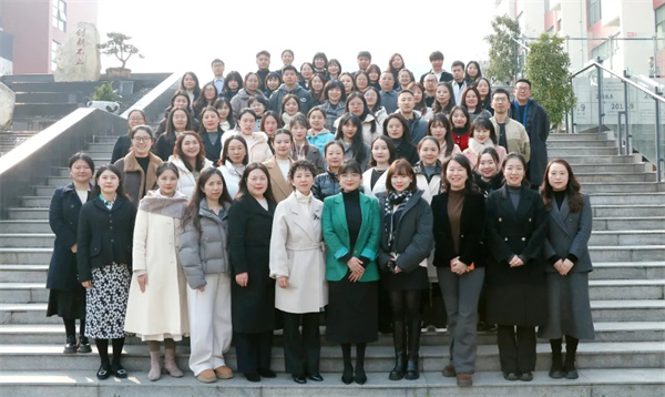 �ɶ����������ѧУ��ʽ���봨������ַ�չ��ͬ�壬��������������ͼ