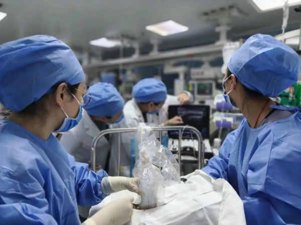 ��ͯ�ڶ���ȷ�����䲡����ICU����