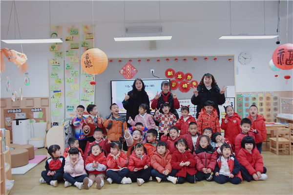 家长课堂开讲!天府四幼萌娃执笔绘出专属“福气小马”