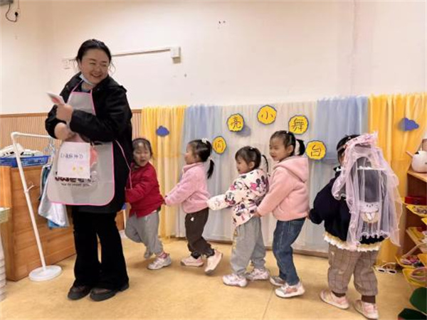 ��������Ű��Ĵ𰸣���ɳ�׶�԰����԰������ʦ�����ĵ�