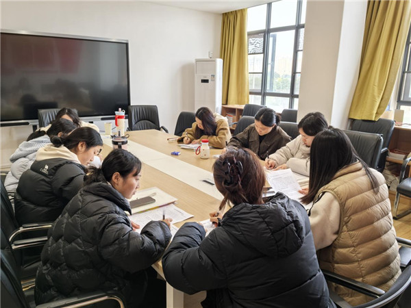 成都五幼温馨园开展班长组期末总结交流活动