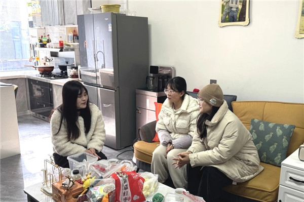 �ӡ�У�š��������š� �˼ҽ�Сѧ��������ͬ��Բ