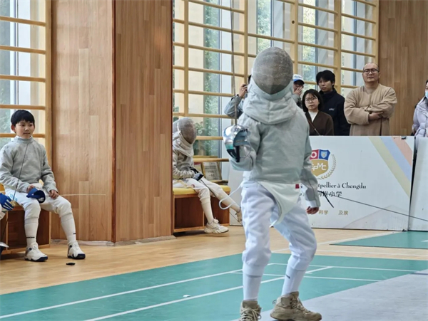 �ɶ��ɱ�����Сѧ�ڶ���У԰��������˳������