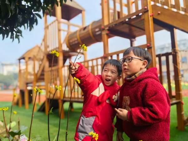 ��ɽ�л����׶�԰������ͯ�ģ�������Լ