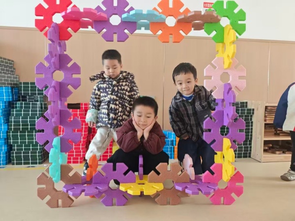 С��ƴ�������磬�������ͯ�� ��ɽ�л����׶�԰С����Ϸ̽��