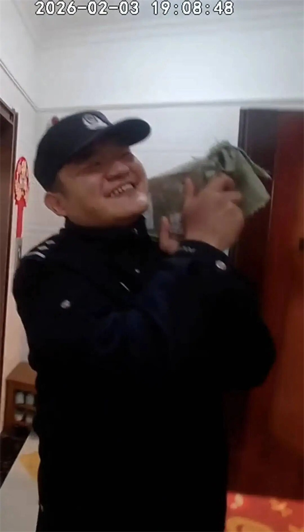 ��������զ���15������ש����ֵ40����Ԫ�������������