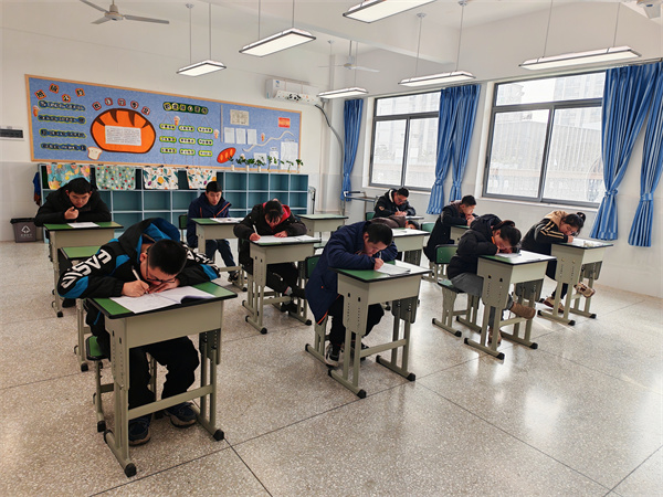 �½���У���������ڴ��ؿ�����������չ��ƪ