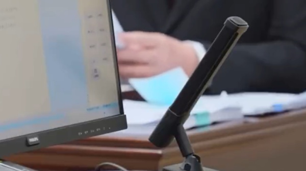 ���ݽ�ʦ��ð���ɹɶ�15��