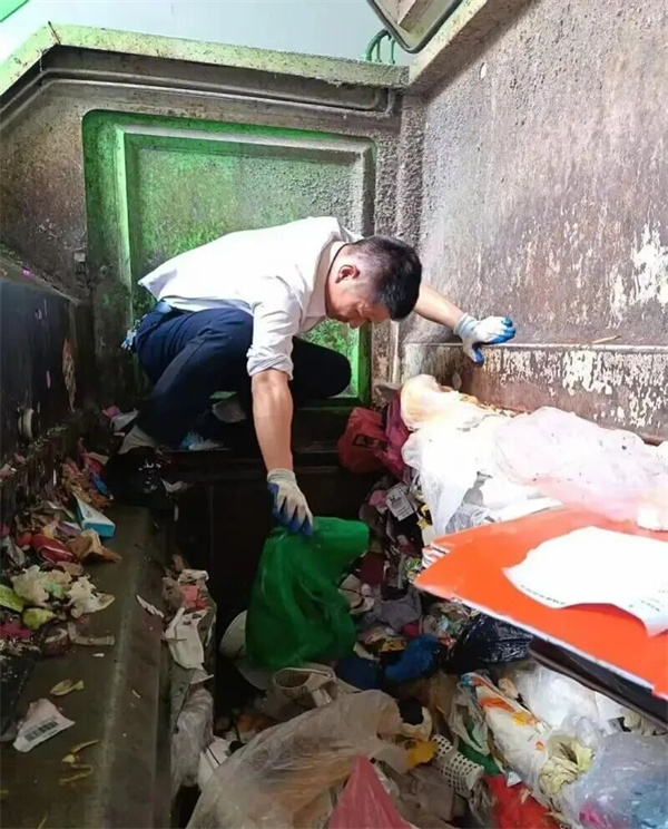 ����һС����10��Ԫ�ֽ������ӵ�������������תվ����