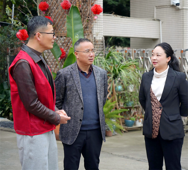 青白江区教育局局长杨明清视察青白江区特殊教育学校开学工作