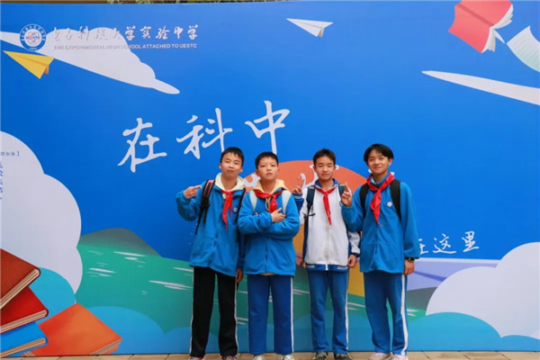 ��ѧ�ںŽǴ��죬�ƴ�ʵ����У����ѧ����ȼ���³�