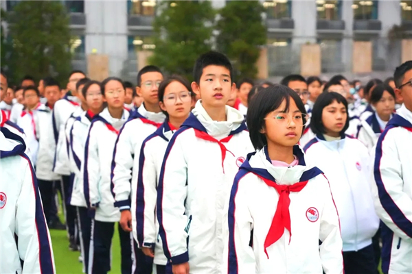 �������� ���м�־ �������Ż��˷�У2026������ѧ����Բ������