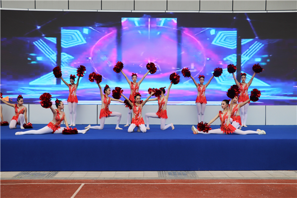 �Ƽ����ܣ���ͩ����ѧͬ�ķ�Уʦ��������ѧ��