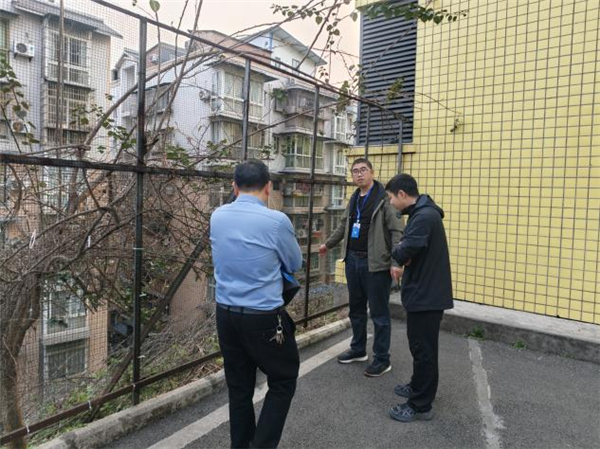 ���ΰ�ȫ���� ��Ϫ���п�չ��ѧǰУ԰��ȫ����