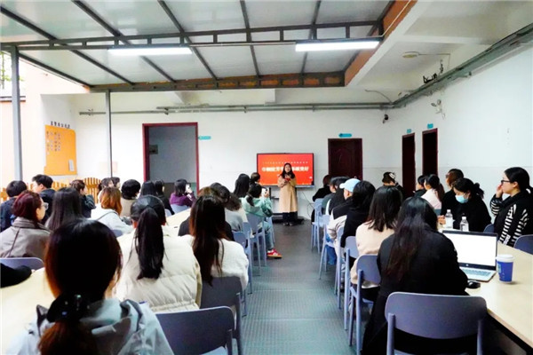 ��Ӱ�������ã��츮��УŮ��ְ���ڰ�����ů������