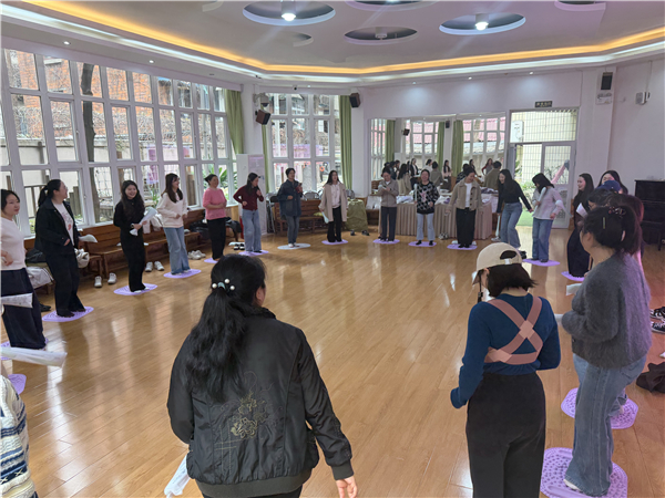 �ѽ�������ȡ����ճ����ɶ�������Ů��ְ�������������