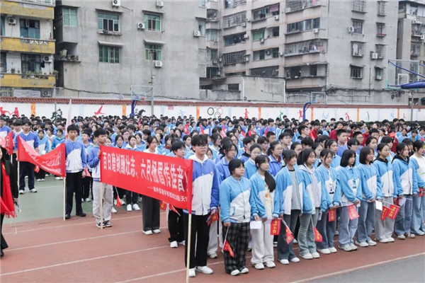 ����ʵ��ѧУ��������ѧ�����ഺ����ΪԼ���Էܶ�֮�˸���