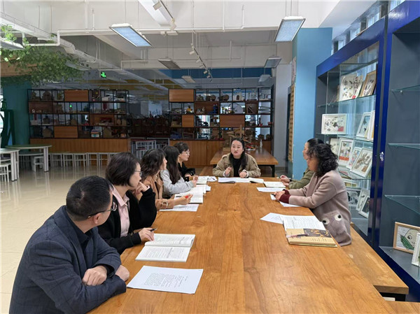 �����ر���СѧӢ�������пα�仯����̽��������