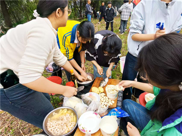 �������������������ѧУ���Ͷ��������̻���